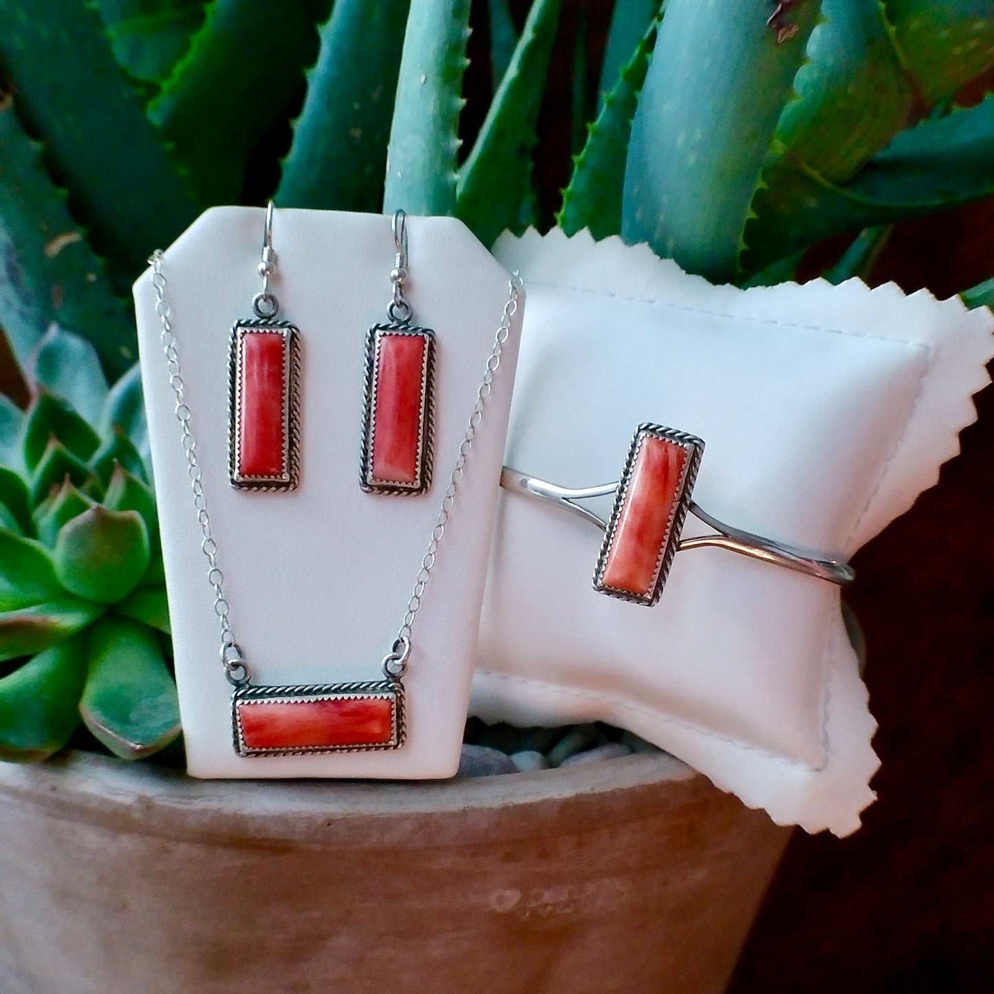 Red Spiny Oyster Set — Bracelet, Pendant Necklace & Earrings